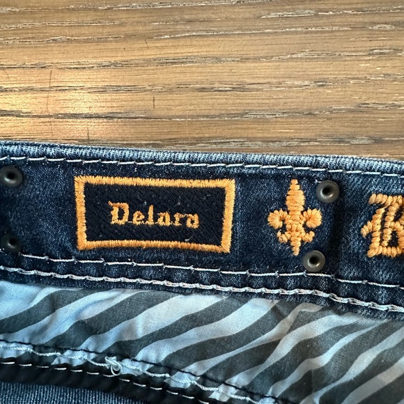 Rock Revival Delara Jeans Mid Rise Curvy Crop Size 28 Inseam 25 Waist Acr 14 1/2 - Picture 6 of 6